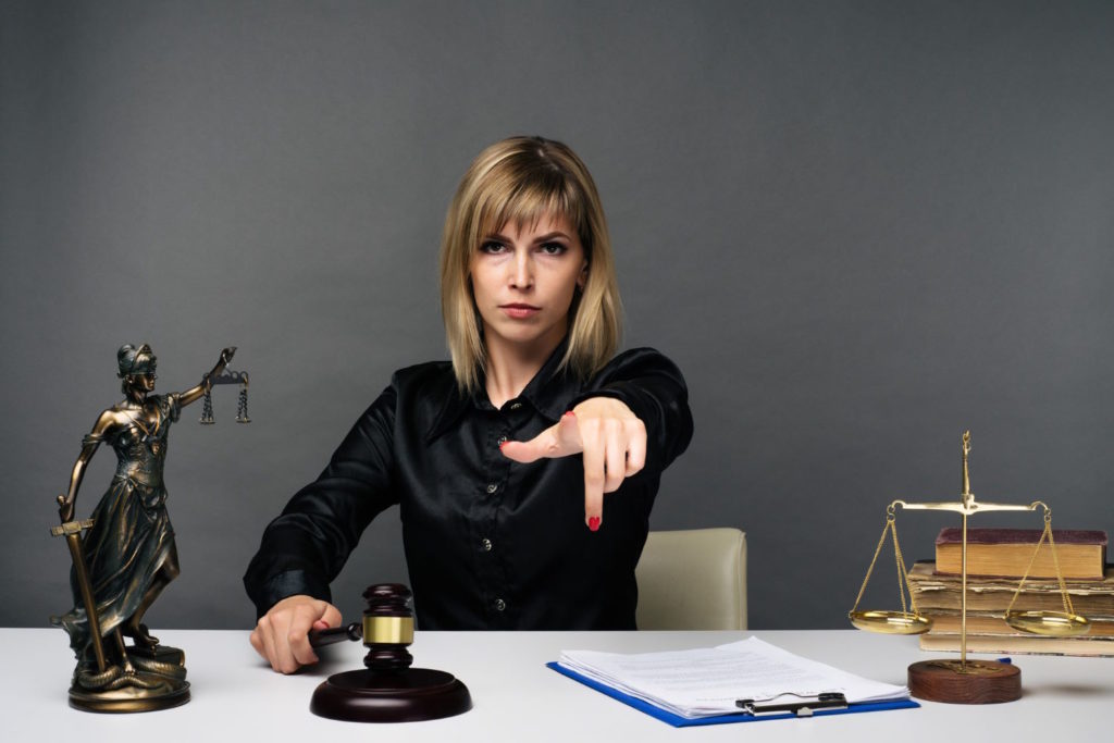 Adwokaci to osoby, które pomagają swoim klientom w rozwiązywaniu problemów prawnych