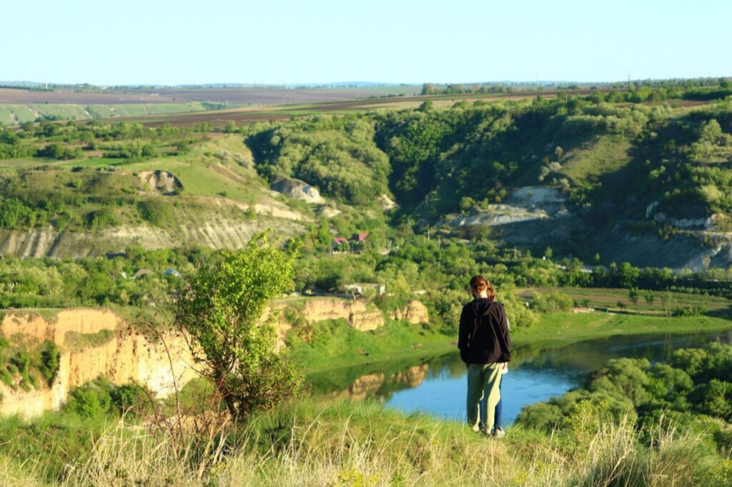 Zakup działki wiąże się z szeregiem obowiązków prawnych i podatkowych
